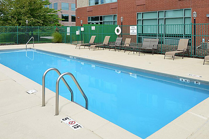 [cropped] holiday-inn-express-st-11