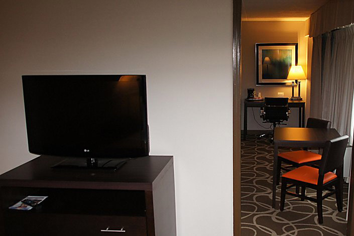 [cropped] holiday-inn-express-st